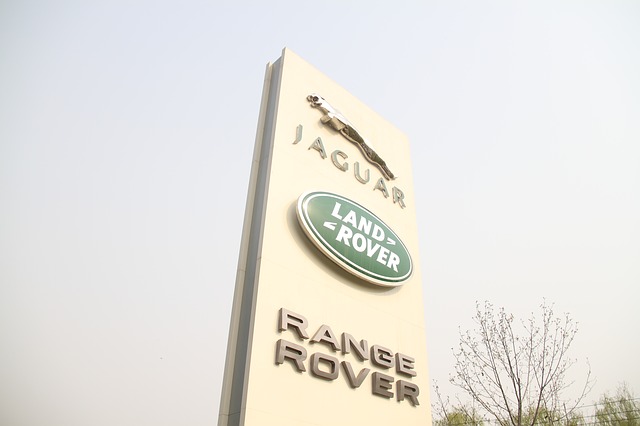 značka spoločnosti Jaguar Land Rover.jpg